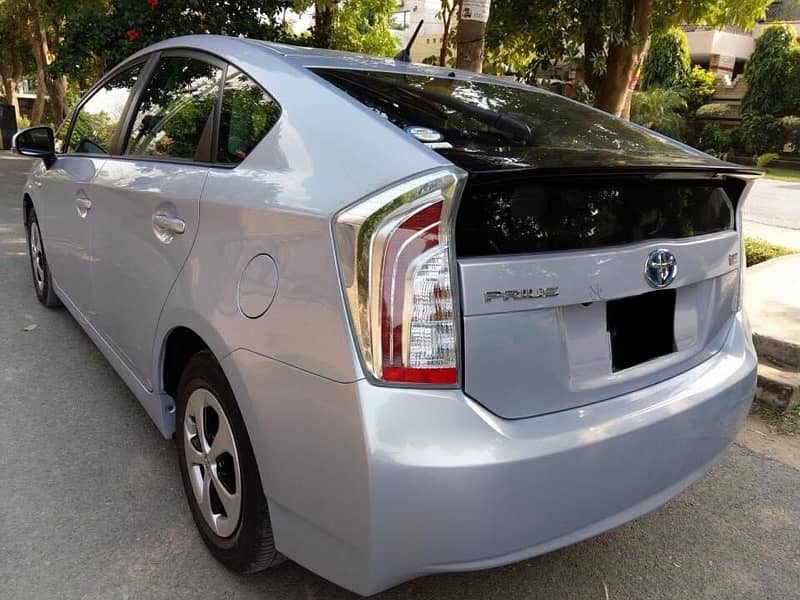 Toyota Prius 2014 5