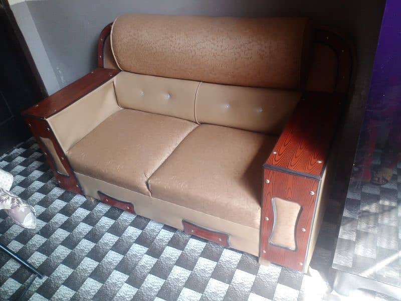 urgent sale 4 seater sofa set with covers 4