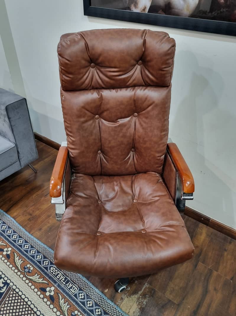 Imported Business Chair Very High Quality 1