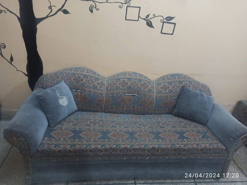 6 seater sofa. (03314319248) 4