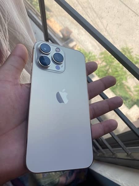 iPhone 13pro 128GB sim time available only kid 0
