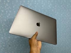 Apple MacBook Pro 2017 15 inch Model