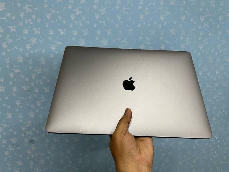 Apple MacBook Pro 2017 15 inch Model 1