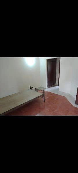 upper portion two bedroom with bathrooms near university of lahore 4