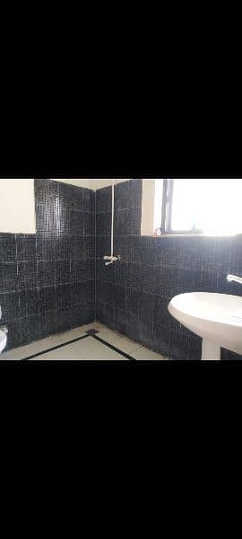 upper portion two bedroom with bathrooms near university of lahore 9
