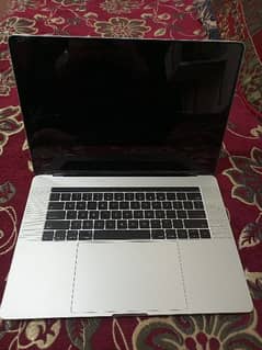 MacBook Pro 2017. Cori i7.16 Gb Ram 512 M2 Ssd