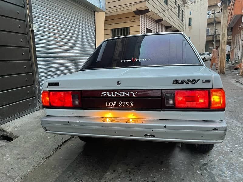 Nissan Sunny 1989 13