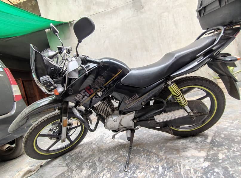 YBR 125g (2022) || 18700KM || Fully Laminated  || Accessories Included 2