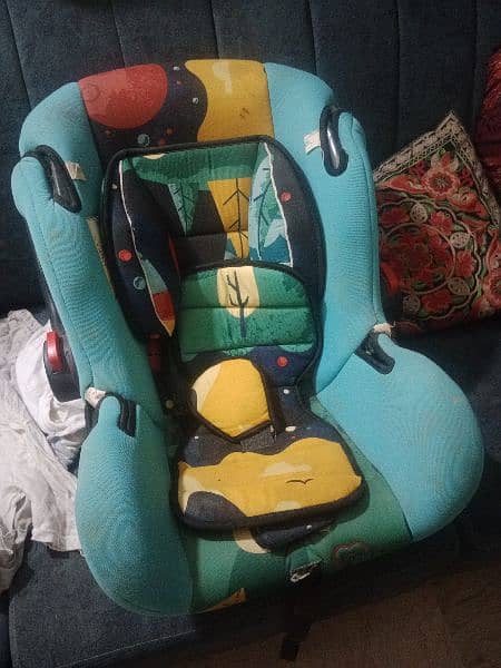 baby car seat /carry cot 1