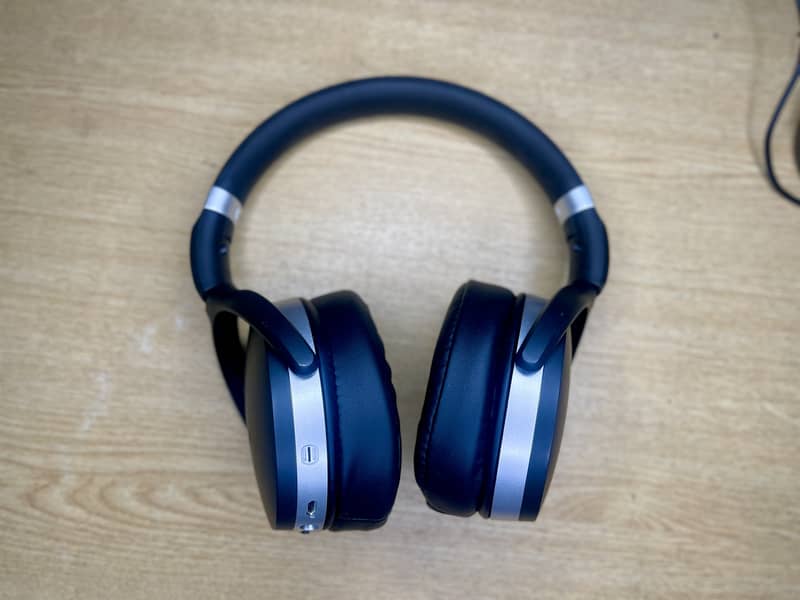 Sennheiser HD 4.50 Bluetooth + Noise cancel Headphones + Shell Case 1