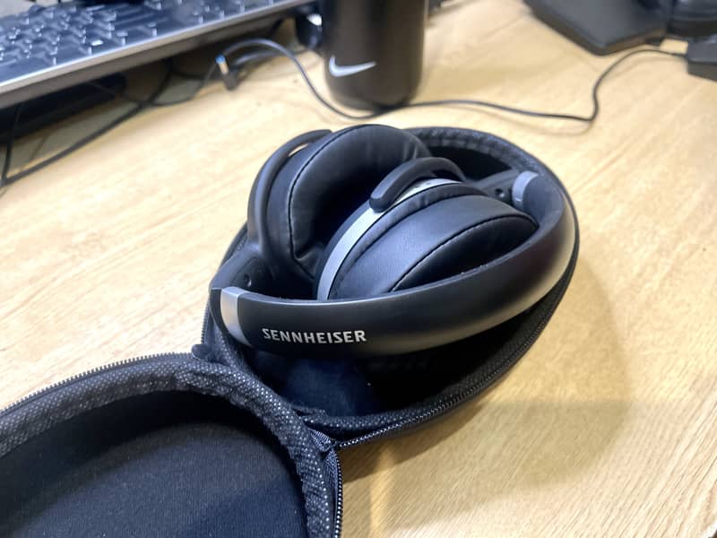 Sennheiser HD 4.50 Bluetooth + Noise cancel Headphones + Shell Case 4