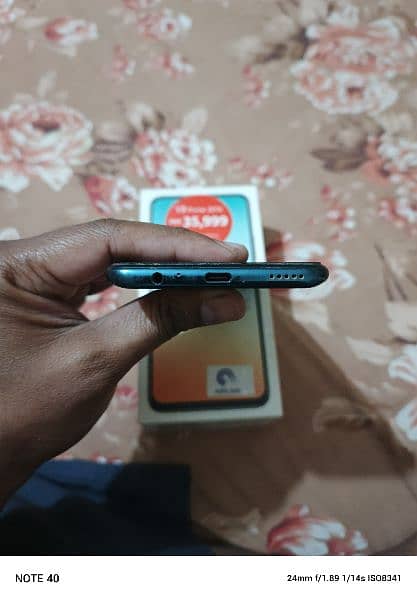 selling huawei y9 prime 10/9 condition 4
