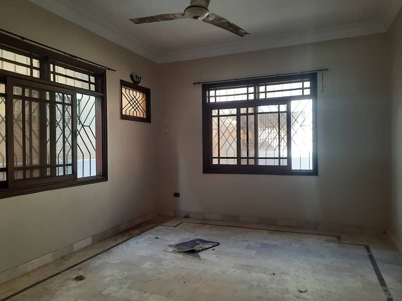 478sqyds One Unit Bungalow in Gulshan e Iqbal Block 4