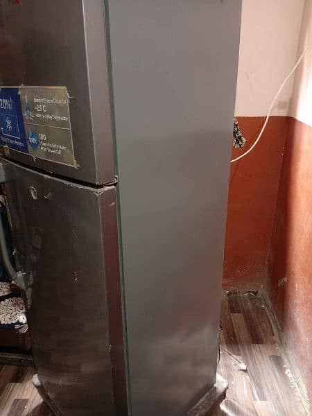 Haier refrigerator HRF 336 in healthy running condition 0