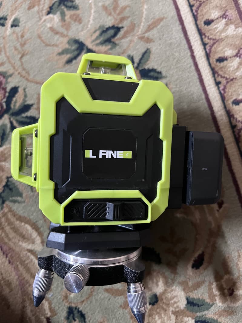 laser level 4D 16 lines for sale whatsapp 03198614614 4