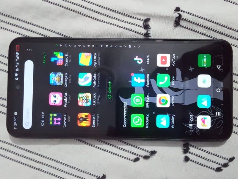 Infinix hot 30 play 8/64gb with box and charger in six months warranty 2