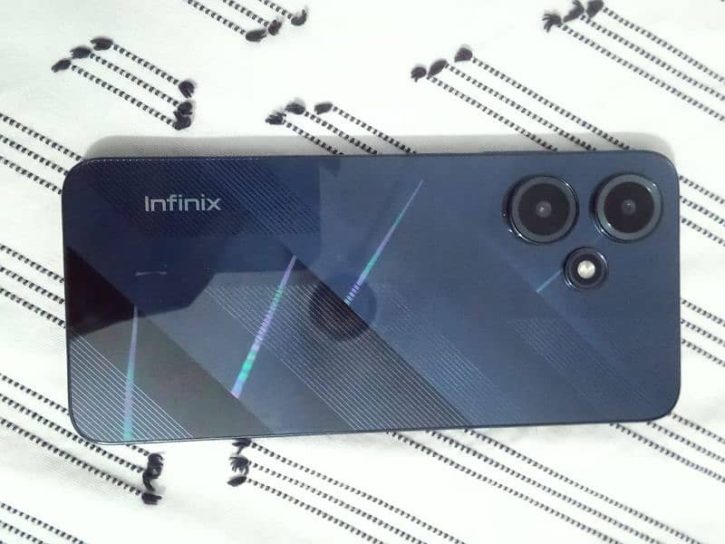 Infinix hot 30 play 8/64gb with box and charger in six months warranty 3