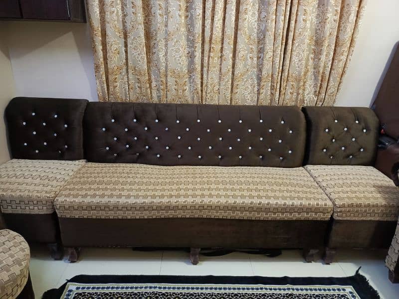 10/10 condition sofa set for sale. 5 seater. 0