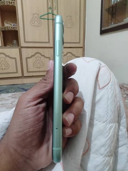 iphone 11 non pta 128 gb front camera miner dust condation 10 /9 4