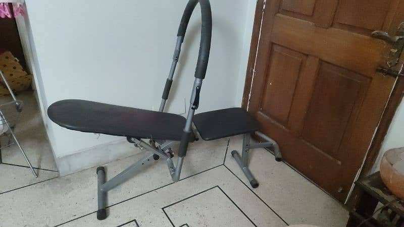 Sit Up machine (for core / tummy activation) 1