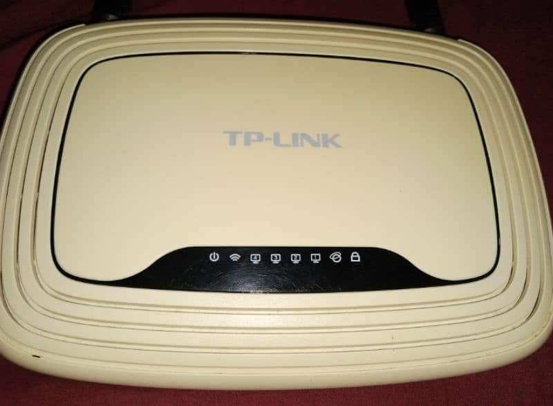 T-P link Router With adopter 0