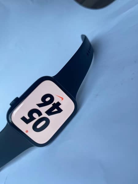 Apple Watch Series 7 (45mm) 3