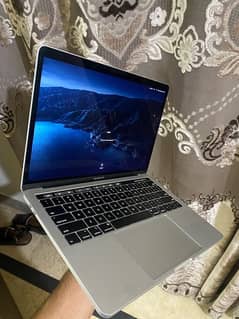 macbook pro 2018 13inch 16/512gb