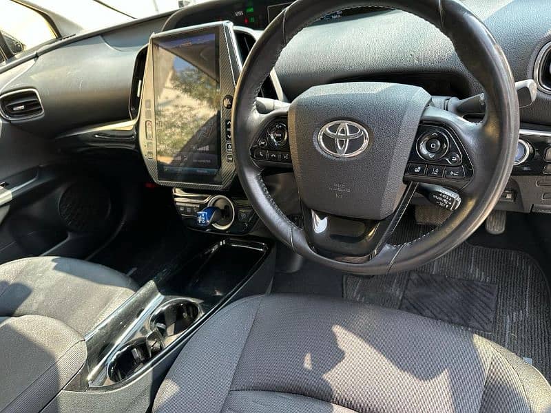 Toyota Prius 2022 5
