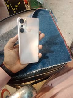 Infinix hot 20i in lush condition exchange mobile possible