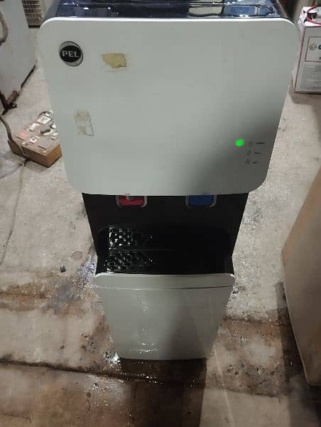 water dispenser mint condition 10/10 3