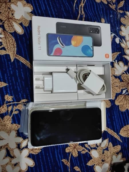 redmi note 11 , 4/64 , 10/10 condition , with box , with charger 5