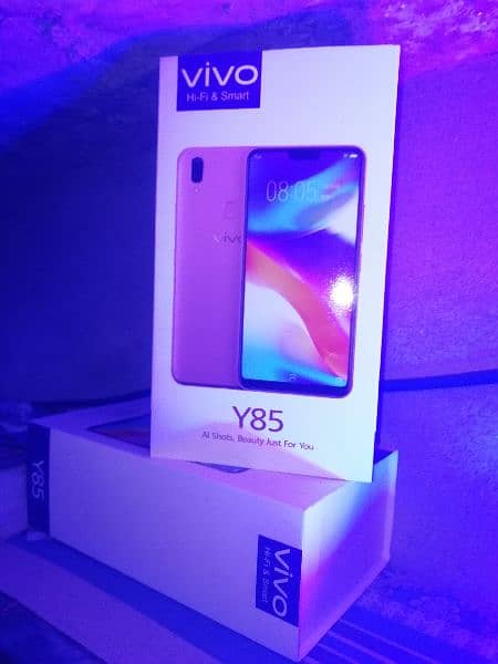 Vivo v9 youth 4/64 16mp selfie with free AIR 31 AIRPODS 1