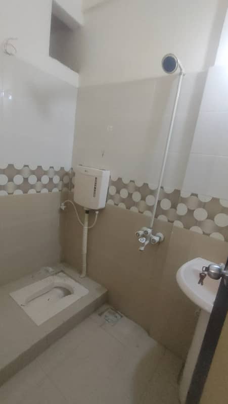 3bed lounge 120 sqy 3rd floor Brand New sachal goth 7