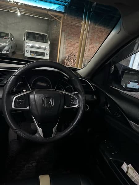 Honda Civic Oriel 2017 9