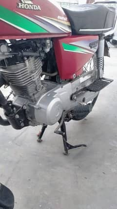 Honda 125 agent for sale complete document WhatsApp  03/43-230+96/74