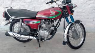 Honda 125 CG argent for sale my WhatsApp number 03,28/27-41+042