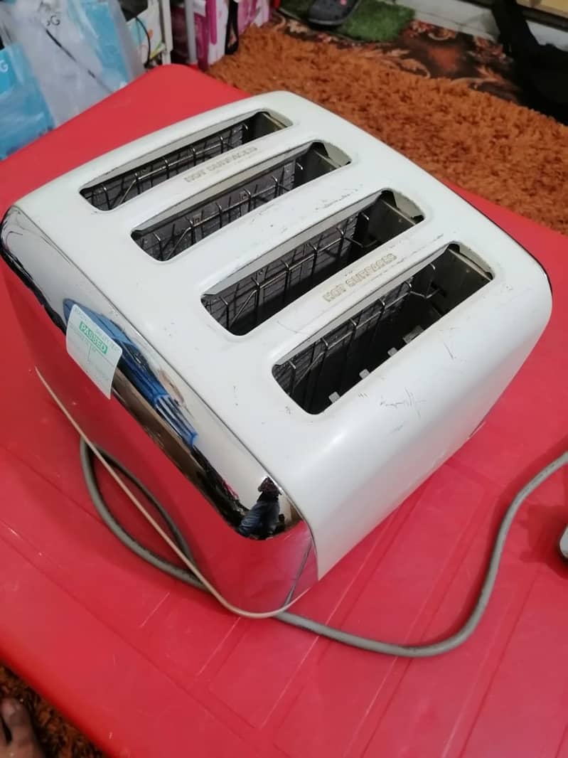 Delonghi 4 Slice Toaster , Imported 7