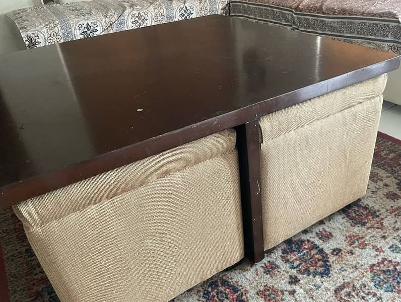 centre table with 4 stools 4