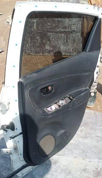 vitz 2016 back doors left and right 5