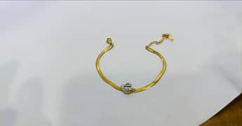 Beautiful and good quality bracelets for women delivery available