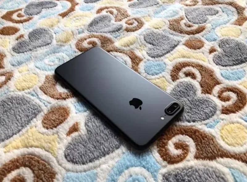 BRAND NEW iphone 7Plus 128gb PTA approved Black Coloure 6