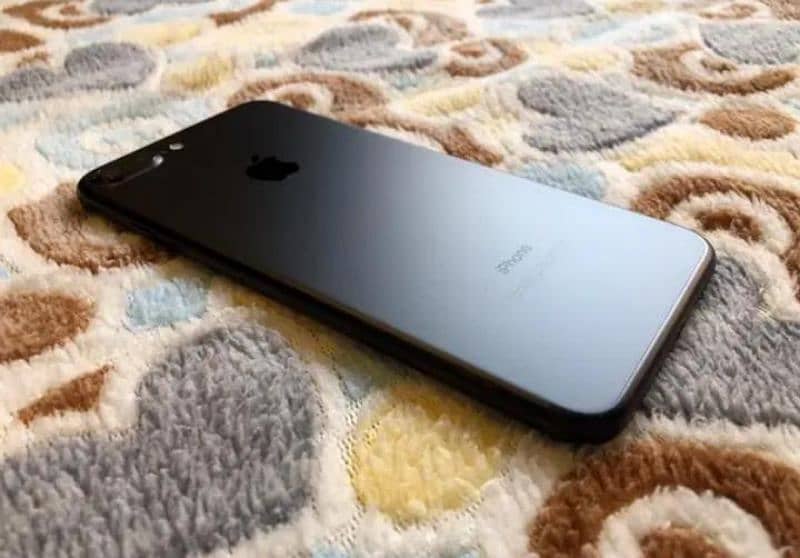 BRAND NEW iphone 7Plus 128gb PTA approved Black Coloure 7