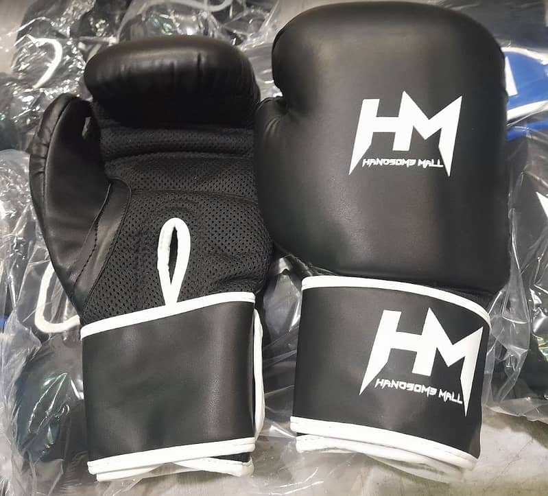 Boxing gloves adult size available at reasonable prices 0