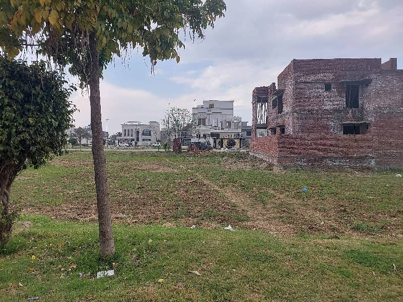 10 Marla Plot Is Available A Extention Citi Housing Sialkot 0
