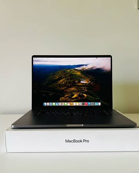 Macbook Pro 16 inch 2019- 16 GB Ram- 512 GB SSD 0