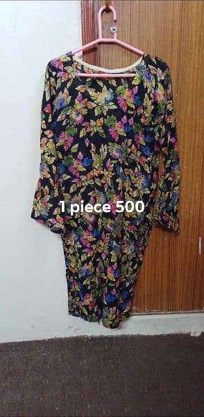 lawn and raw silk dresses on a urgent sell 8