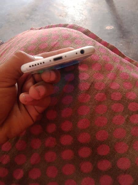 i am selling my iPhone 6s non pta approved 2