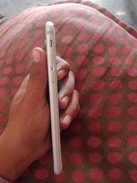 i am selling my iPhone 6s non pta approved 4