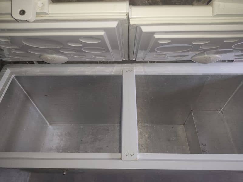 10/10 condition very good condition full size dep freezer 7