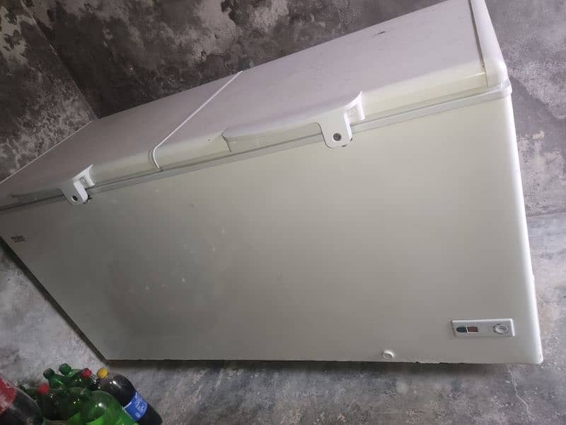10/10 condition very good condition full size dep freezer 10